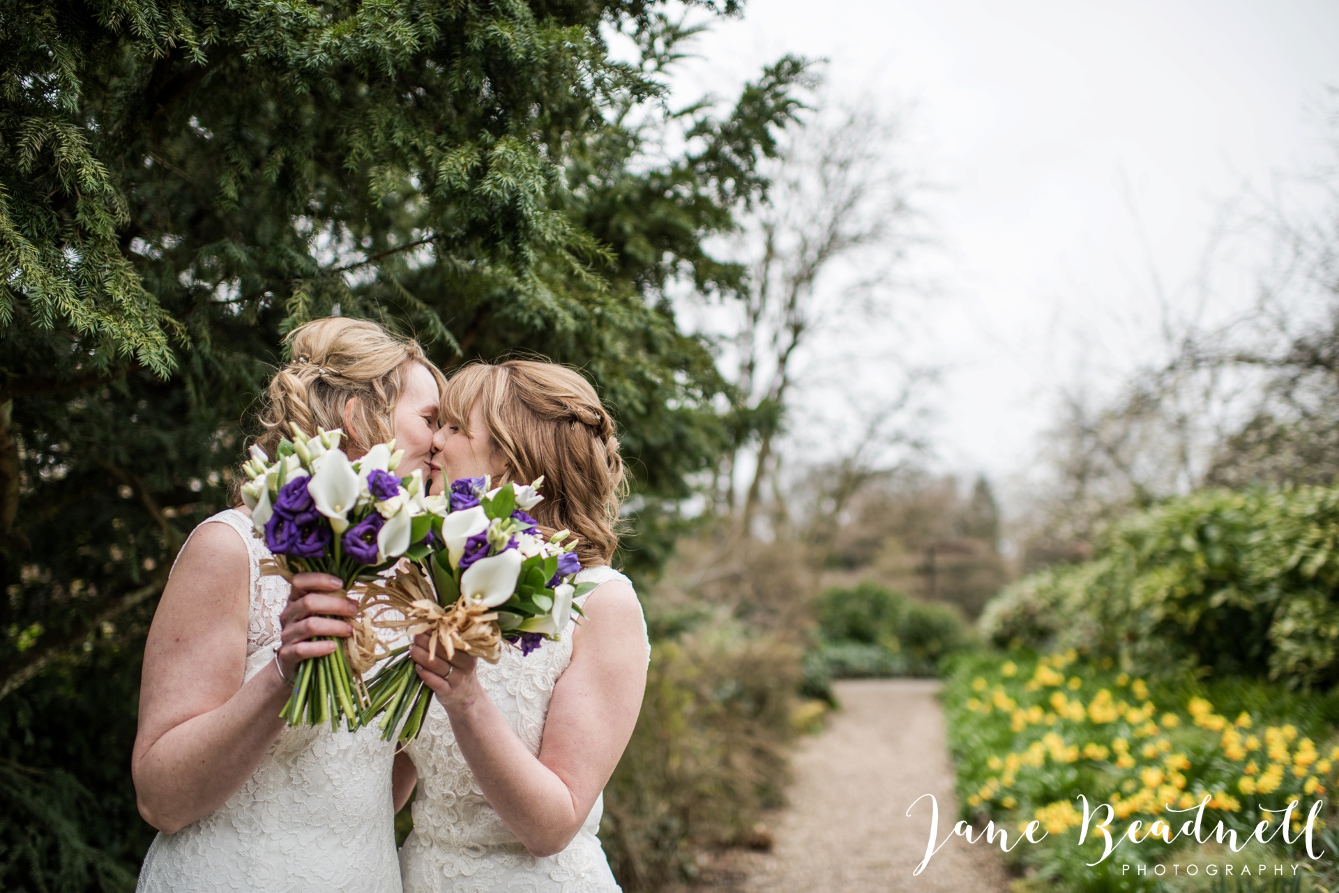 Burnby Hall Gardens wedding photography by Jane Beadnell Photography_0004
