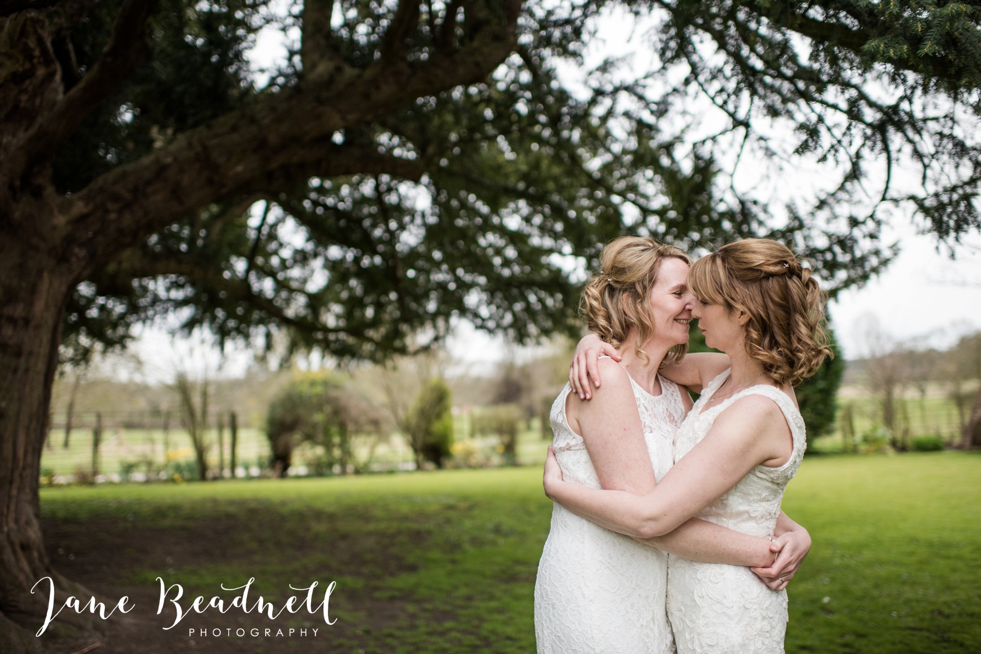 Burnby Hall Gardens wedding photography by Jane Beadnell Photography_0010