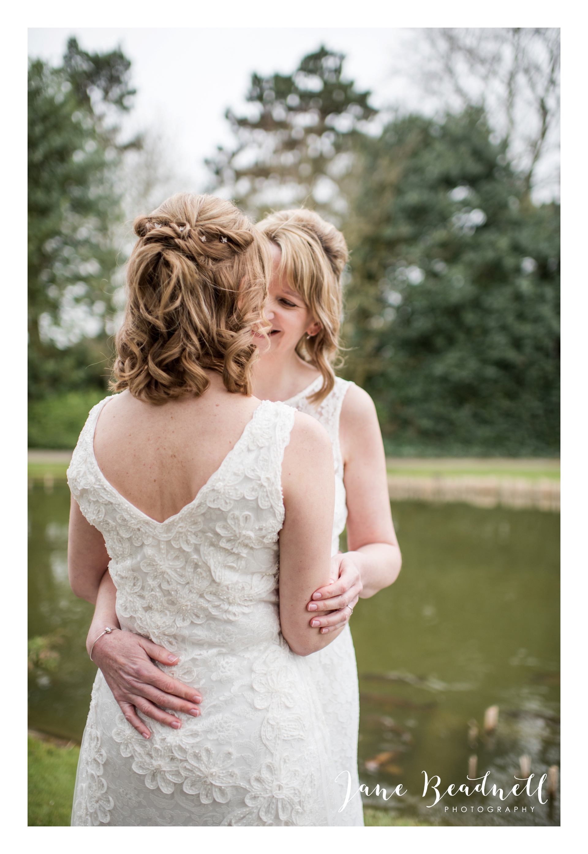 Burnby Hall Gardens wedding photography by Jane Beadnell Photography_0013